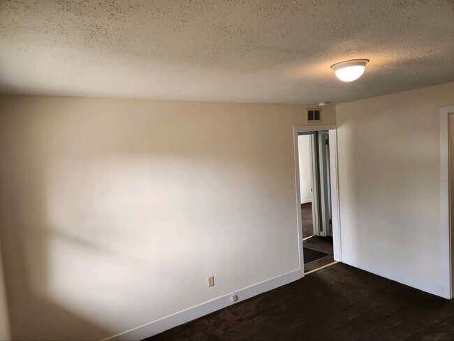 Foto del edificio - 2 bedroom 1 bath house in New Bern