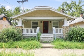 Building Photo - 1713 SW 15th St