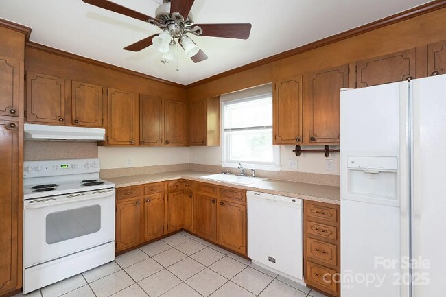 Foto del edificio - 1533 Bonnie Ln