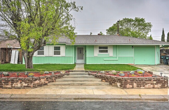 Keyless entry - 1320 Gladstone Dr