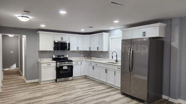Foto del edificio - 225 Connor Ave