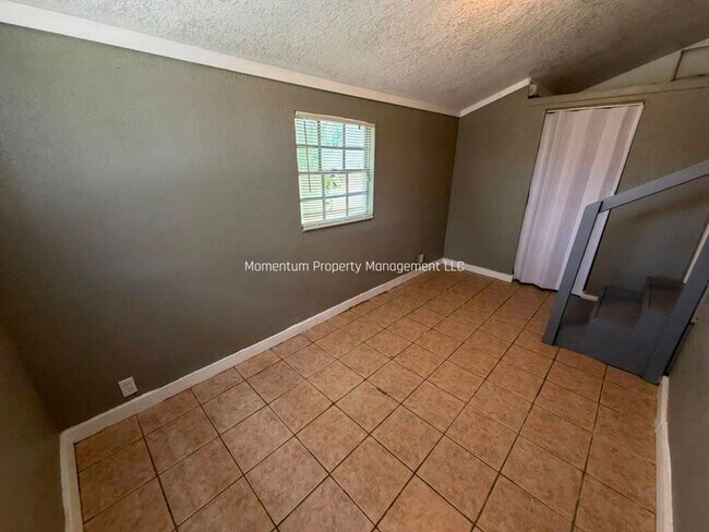 Foto del edificio - 8220 N Mulberry St