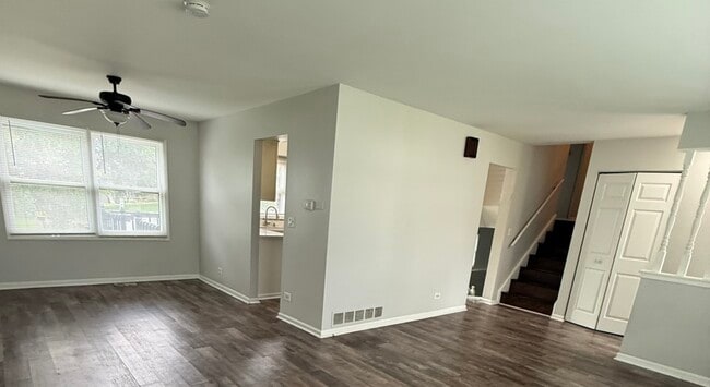 Foto del edificio - 2116 Briar Hill Dr
