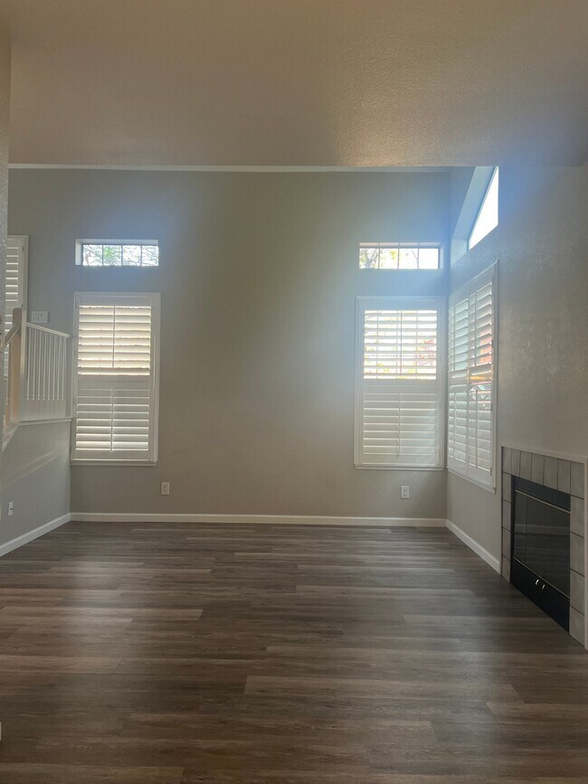 Foto del edificio - 267 Tamarisk Cir