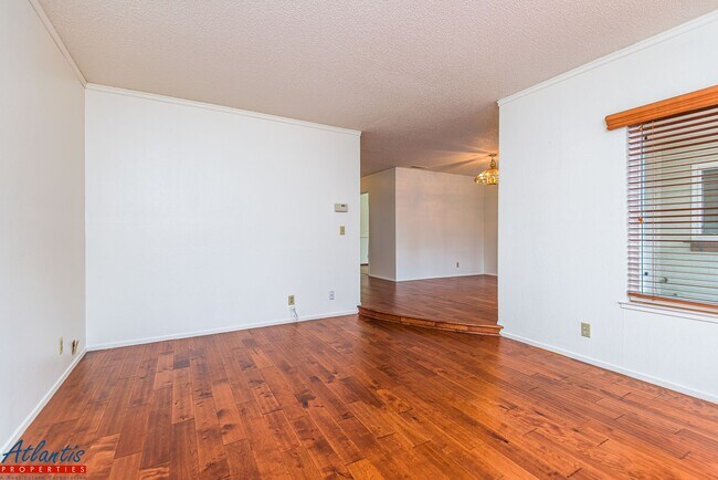 Foto del edificio - Beautiful Home | Attached ADU Suite | Desirable Location