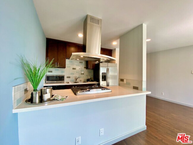 Foto del edificio - 1920 Hillcrest Rd