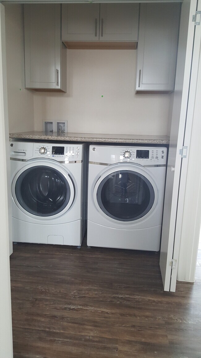 Foto del edificio - 1566 Tilman Ln