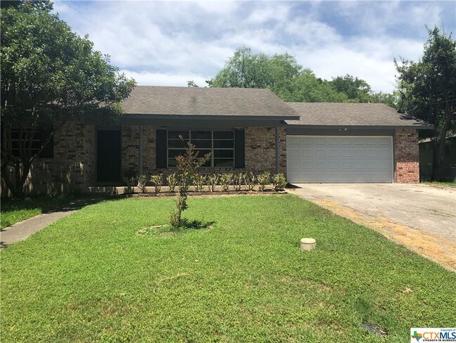 Building Photo - 608 Ridgecrest