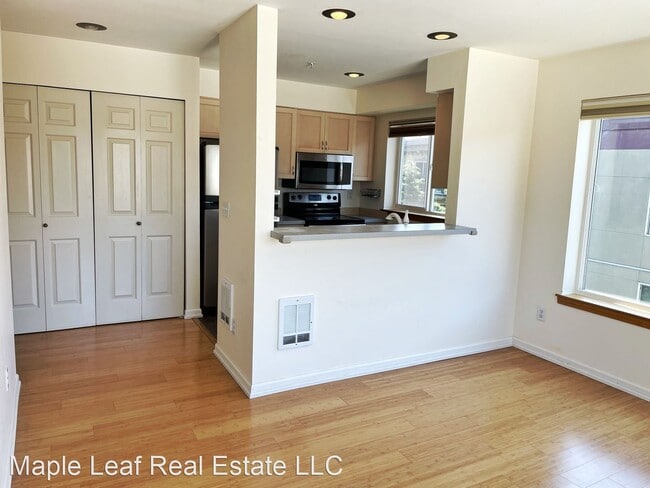 Building Photo - 2 br, 1 bath House - 712 E Denny Way Unit 501