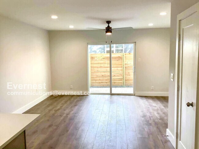Foto del edificio - 3804 Southway Dr
