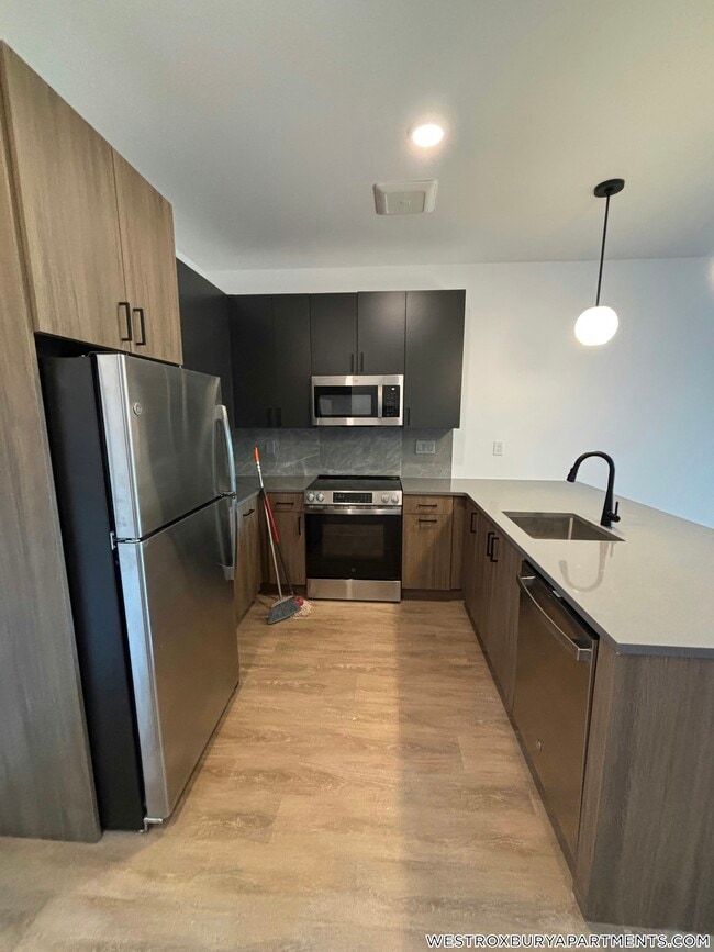 Building Photo - 199 Gardner St