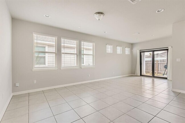 Building Photo - 2521 Pecan Island Dr