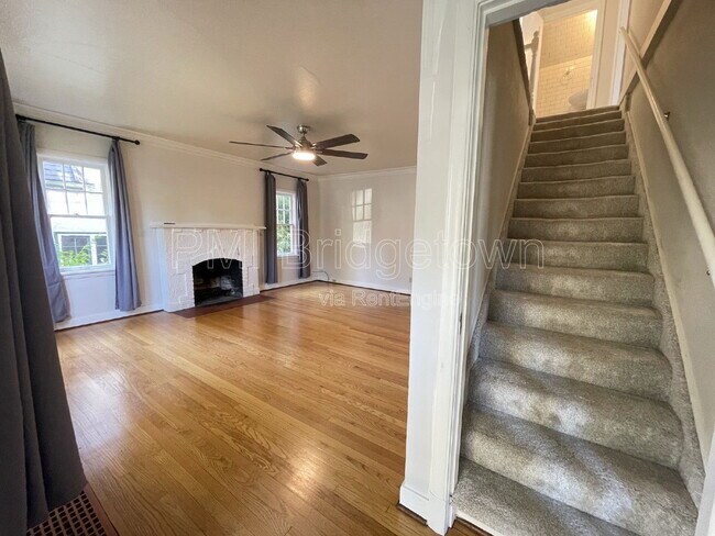 Foto del edificio - 515 SE Peacock Ln