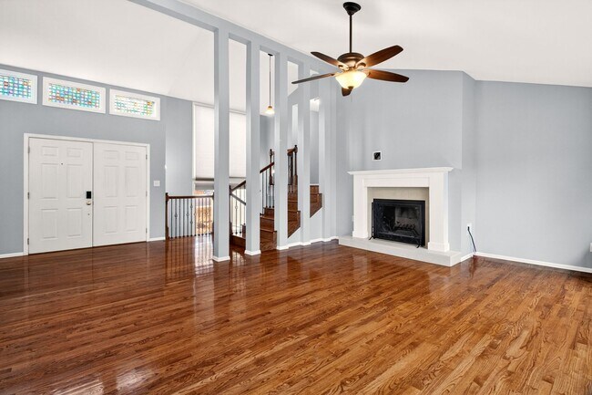 Foto del edificio - Stunning Custom Home in Sought-After District 20