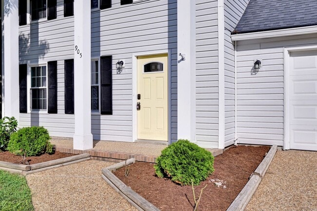 Building Photo - Cute Two Story With Nice Upgrades