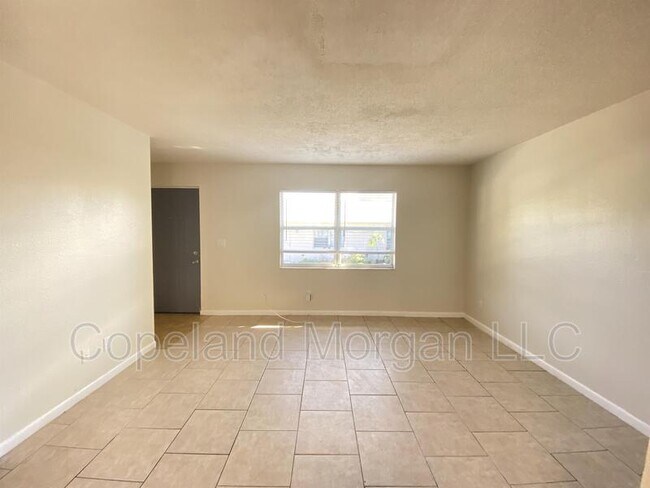 Building Photo - 1313 Browning St