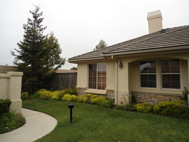 Foto del edificio - 427 Taunton Dr