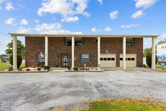 Foto del edificio - Waterfront 3 bedroom 2 bath