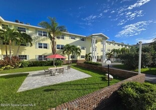 Building Photo - 230 Columbia Dr