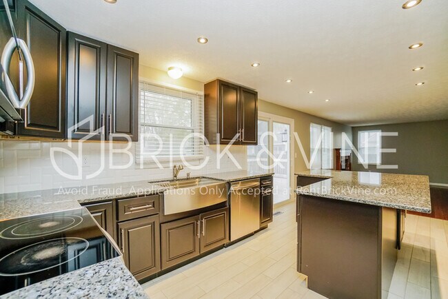 Foto del edificio - 5837 Snowdrop Avenue