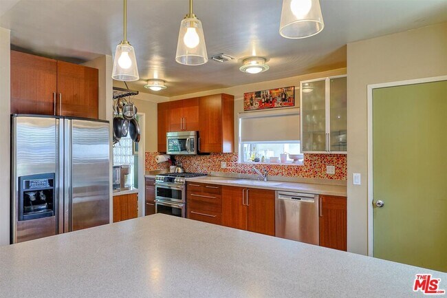 Foto del edificio - 4722 Ventura Canyon Ave
