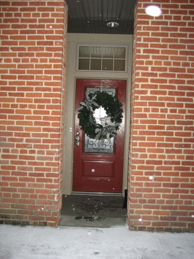 Building Photo - 20 N Pitt St