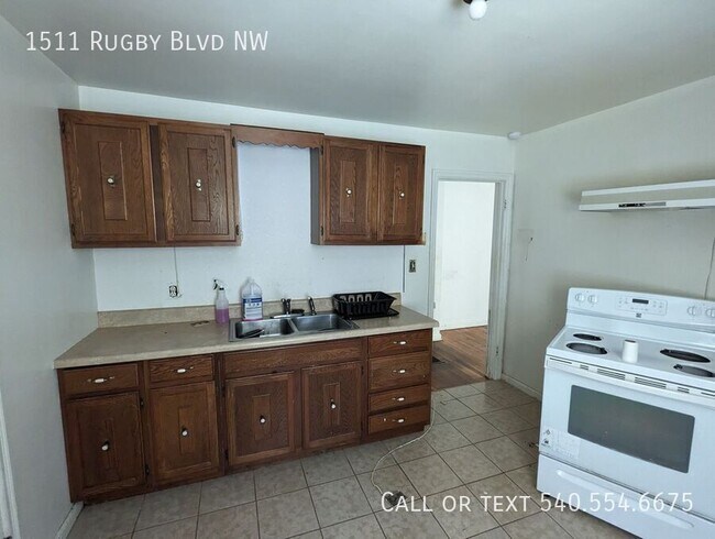 Foto del edificio - 1511 Rugby Blvd NW