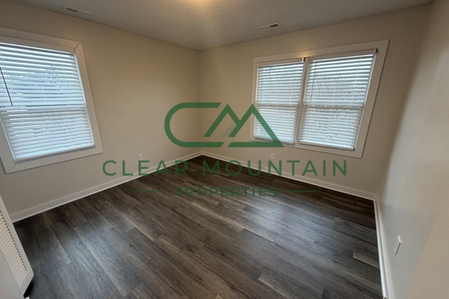 Building Photo - Move-in Special! Limited-Time Leasing Offer!