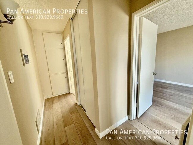 Building Photo - 326 S Gerhart Ave