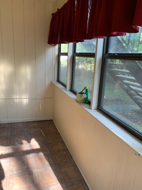 Building Photo - 1950 Paine Ave