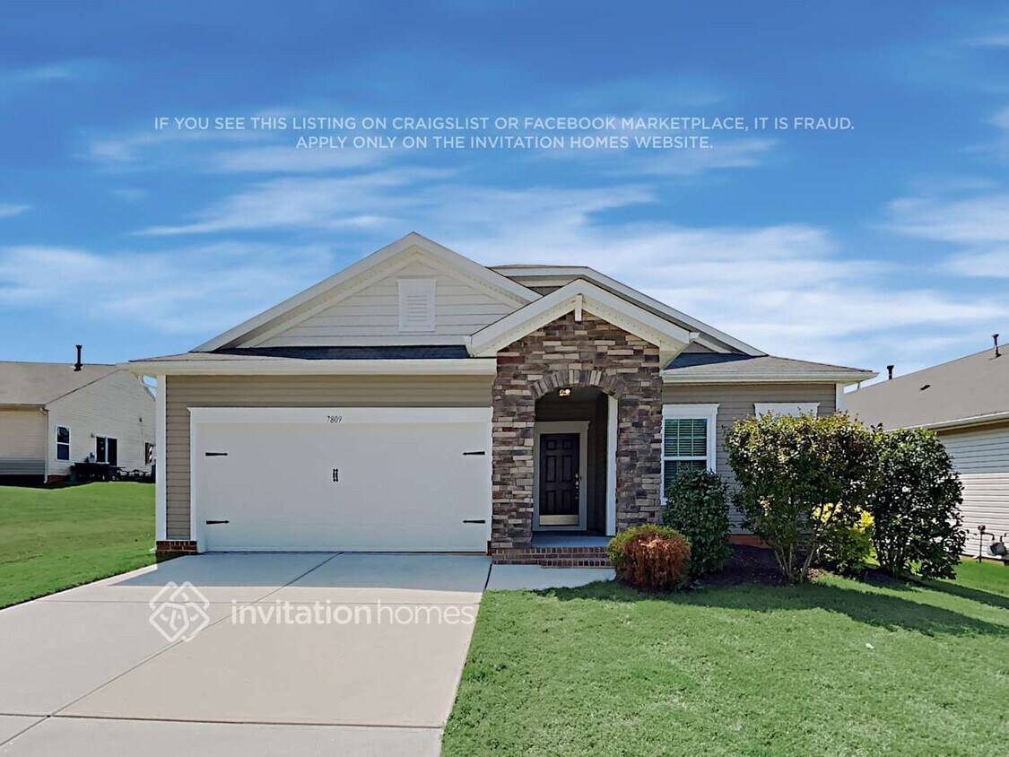 Foto principal - 7809 Hereford St