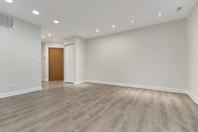 Foto del edificio - 537 E Shag Bark Ln