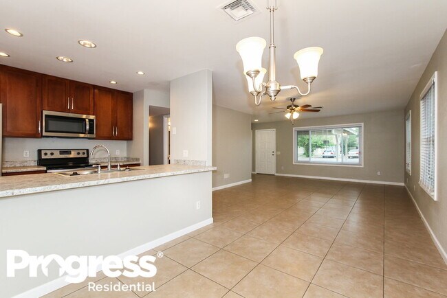 Building Photo - 3127 W Potter Dr