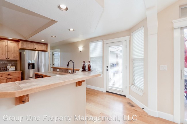 Foto del edificio - 3 br, 3.5 bath House - 4587 N. Mackenzie Lane