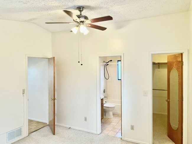 Building Photo - Lovely 3 Bedroom in Fountain Valley