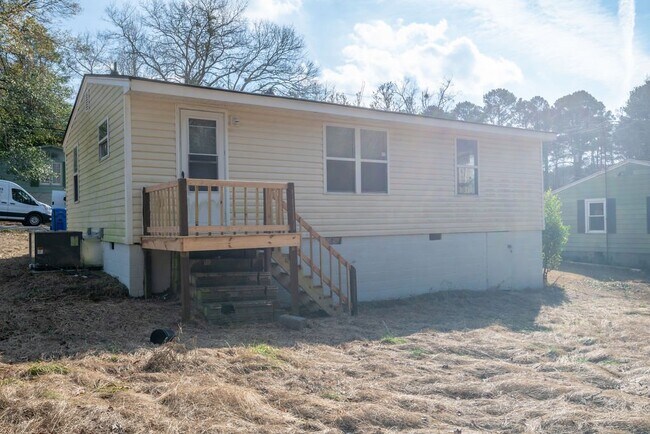 Foto del edificio - 806 Lakeland St