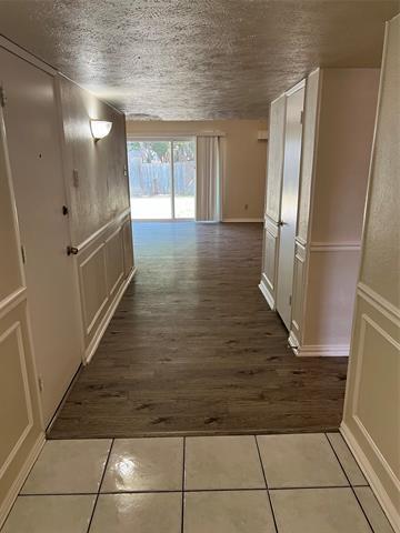Building Photo - 909 Forest Glen Dr