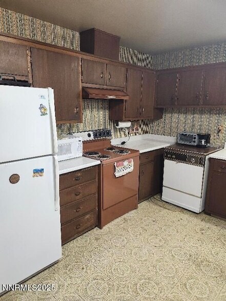 Foto del edificio - 7720 Fowler Ave