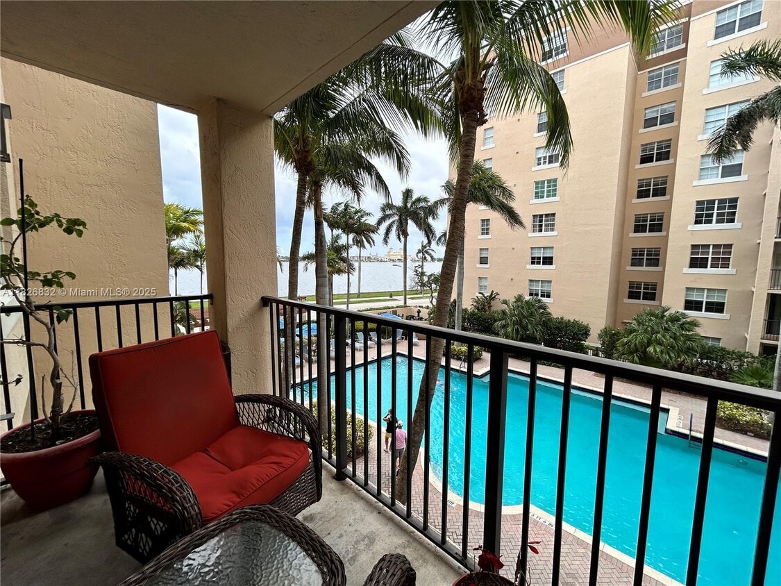 Primary Photo - 1801 N Flagler Dr