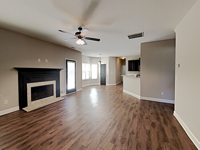 Building Photo - 1256 St James Pl
