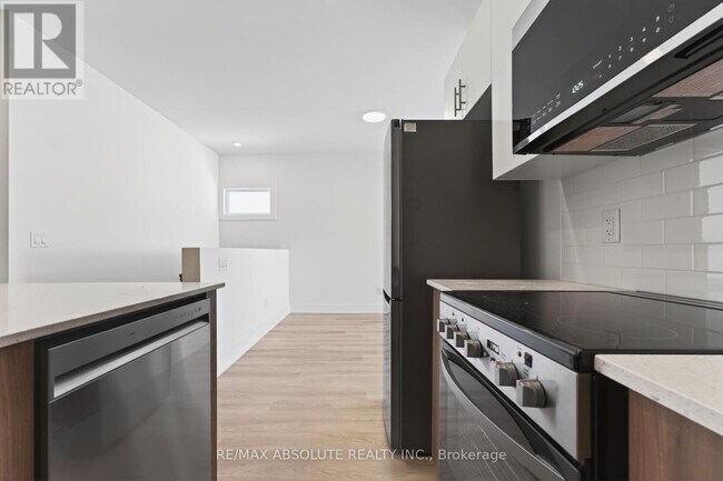 Photo du bâtiment - 183 Columbus Ave