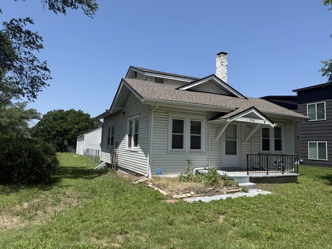 Foto del edificio - 915 N Hoover Rd