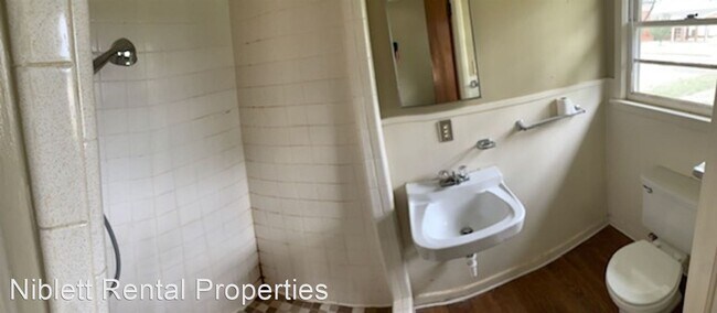 Building Photo - 3 br, 2 bath House - 106 Cedar