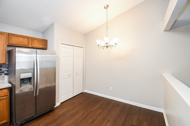 Building Photo - 2041 Hunters Trace Cir