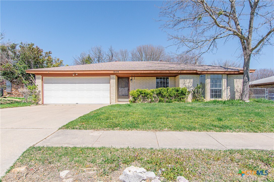 Foto principal - 1609 Hughes Ave