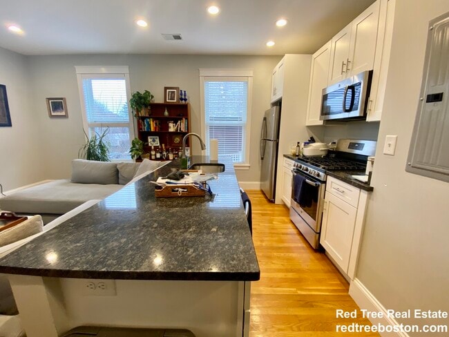 Building Photo - 405 S Huntington Ave