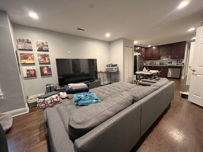 Foto del edificio - 2541 W Cortland St