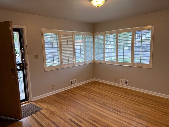 Foto del edificio - 2278 Logan Ave S