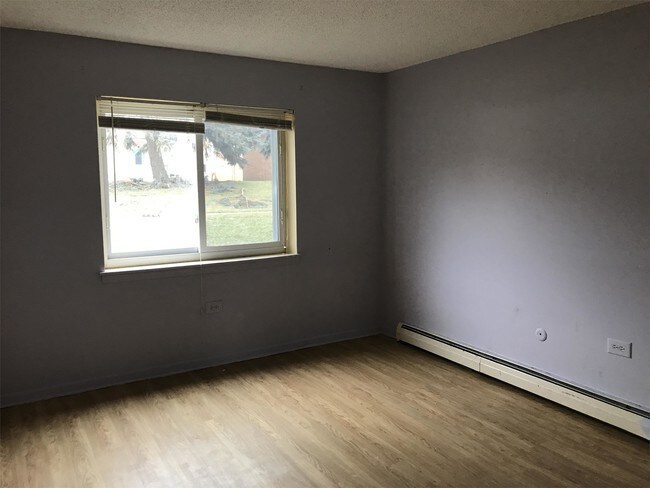 Foto del edificio - 1225 E WOODBURY Ln