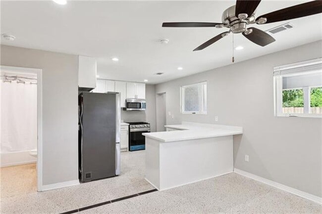 Foto del edificio - Kenner Beauty!!